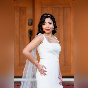 Crepe White Square Neck Sleeveless Wedding Dress